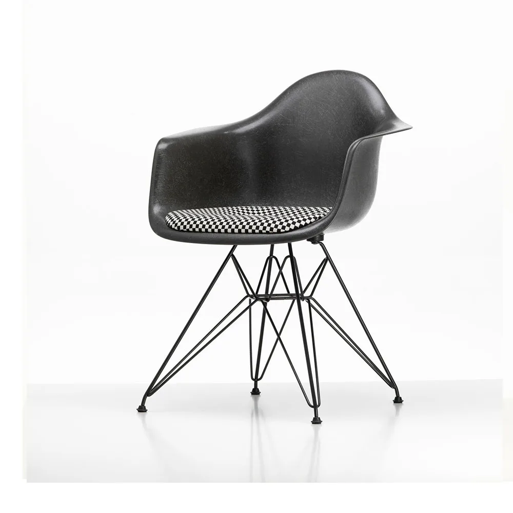 Eames fiberglass armchair DAR stol klädd sits, Checkered-Elephant grey-Svart Vitra