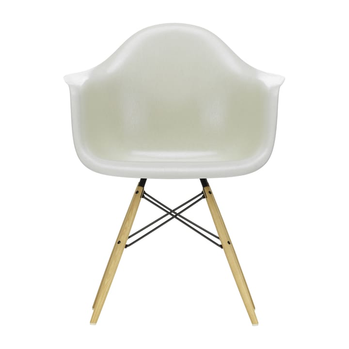 Eames Fiberglass Armchair DAW karmstol - parchment, askben - Vitra