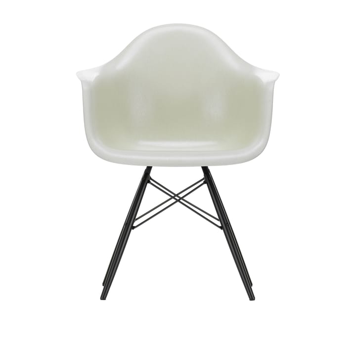 Eames Fiberglass Armchair DAW karmstol - Parchment-svartbetsade lönnben - Vitra