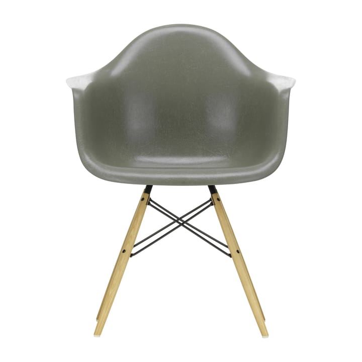 Eames Fiberglass Armchair DAW karmstol - raw umber, askben - Vitra