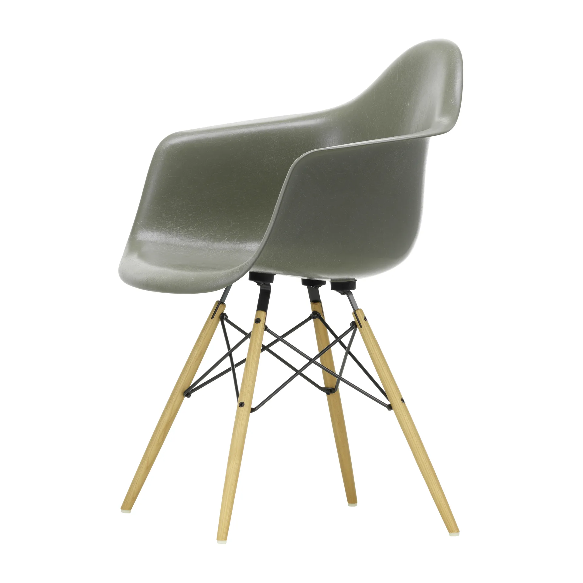 Eames Fiberglass Armchair DAW karmstol, raw umber, askben Vitra