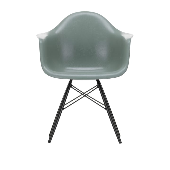 Eames Fiberglass Armchair DAW karmstol - Sea foam green-black maple - Vitra