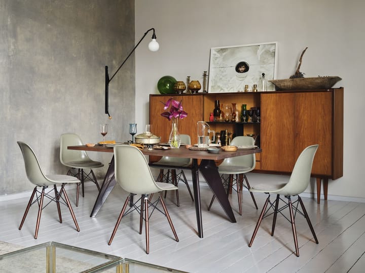 Eames Fiberglass Chairs DSW stol, Classic red-black maple Vitra