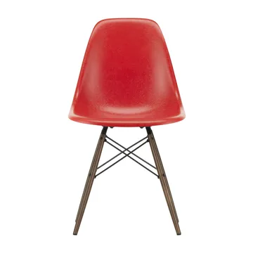 Eames Fiberglass Chairs DSW stol - classic red, brunbetsade lönnben - Vitra
