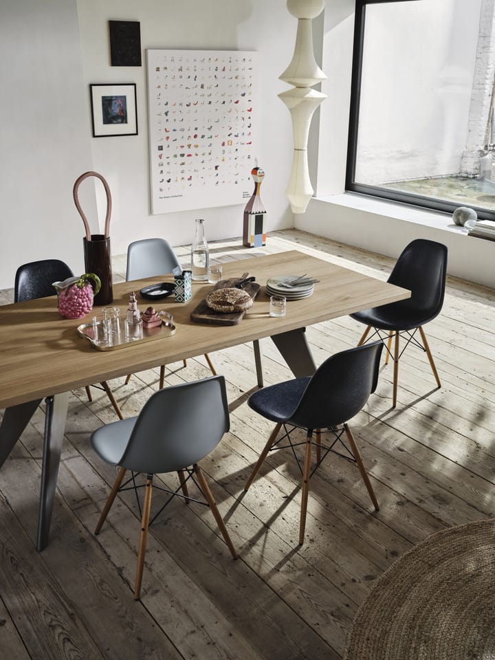 Eames Fiberglass Chairs DSW stol - Ochre dark-brunbetsade lönnben - Vitra