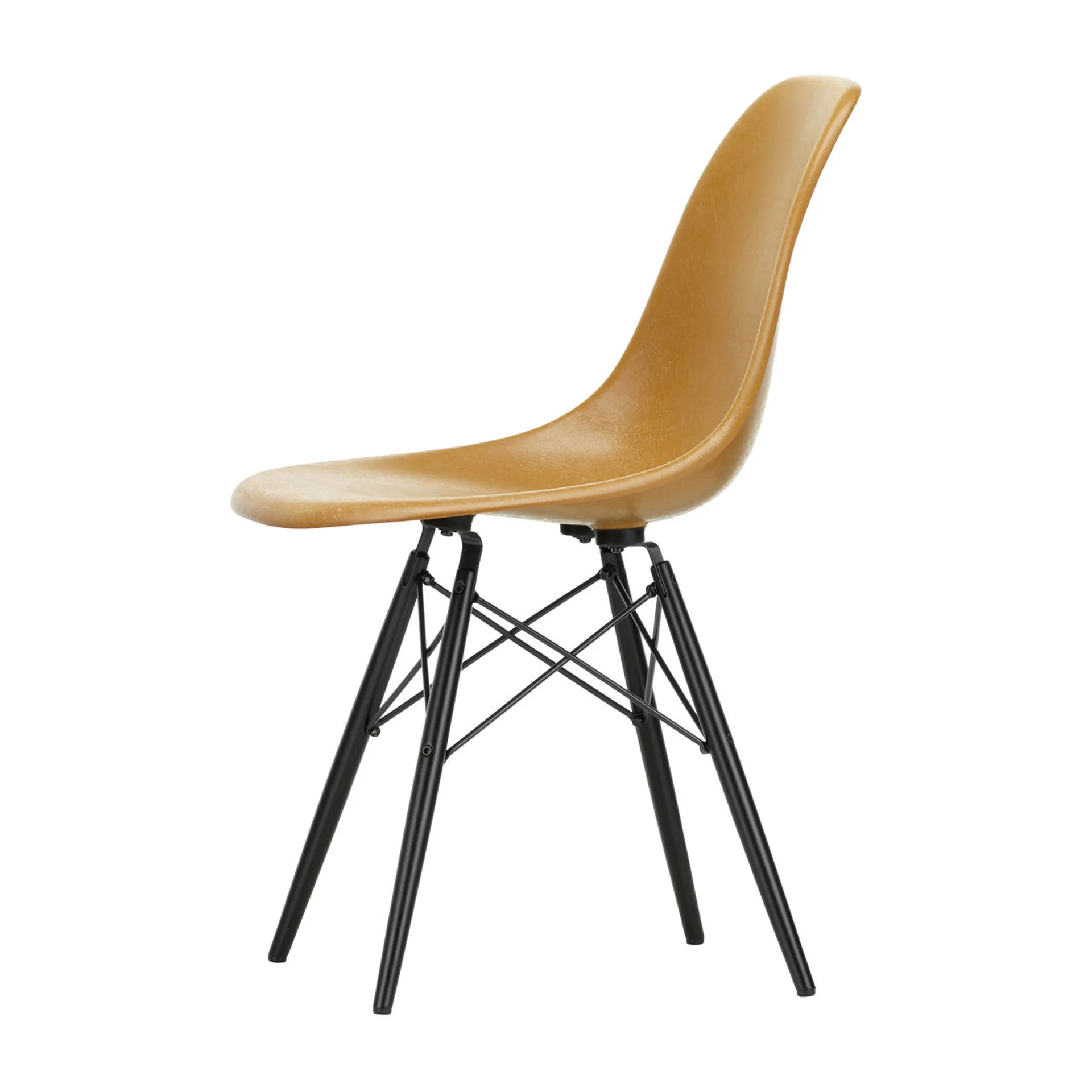 Eames Fiberglass Chairs DSW stol, ochre dark, svartbetsade lönnben Vitra