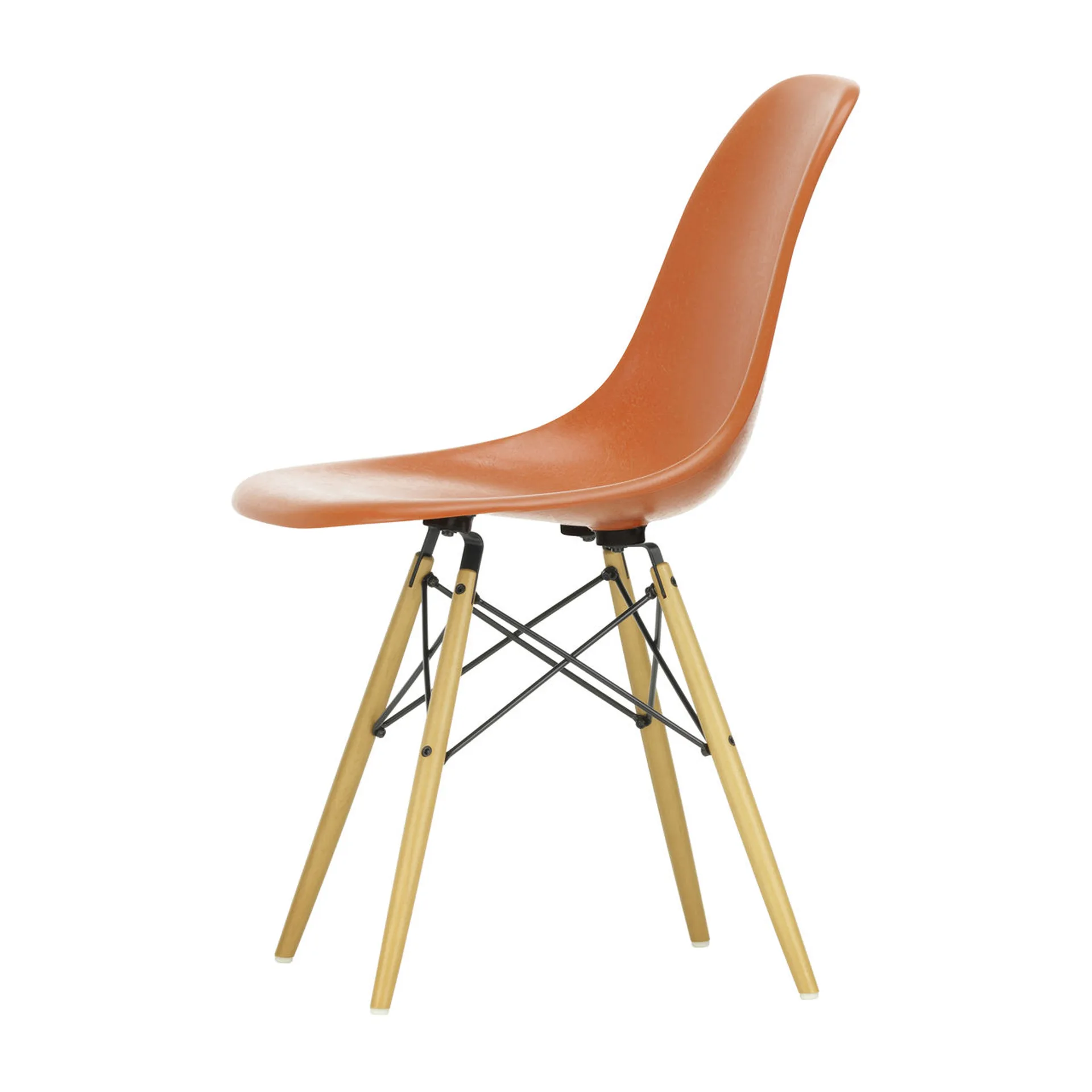 Eames Fiberglass Chairs DSW stol, red orange, lönnben Vitra