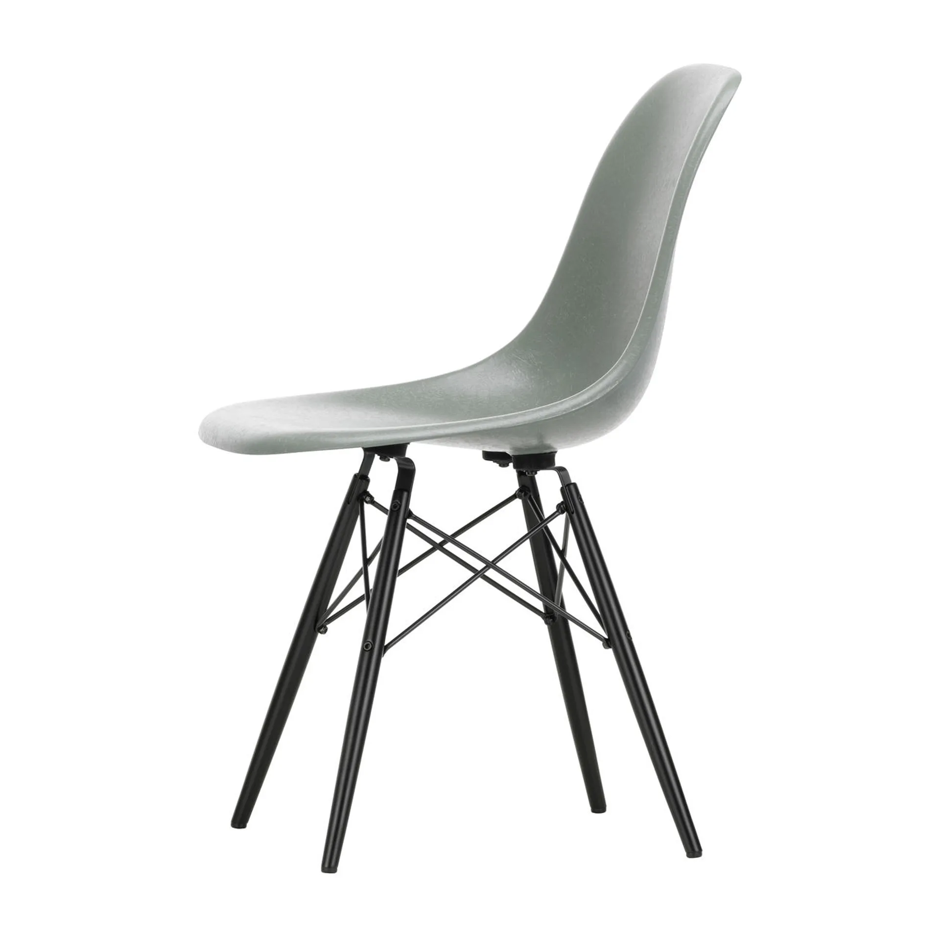Eames Fiberglass Chairs DSW stol, Sea foam green-black maple Vitra