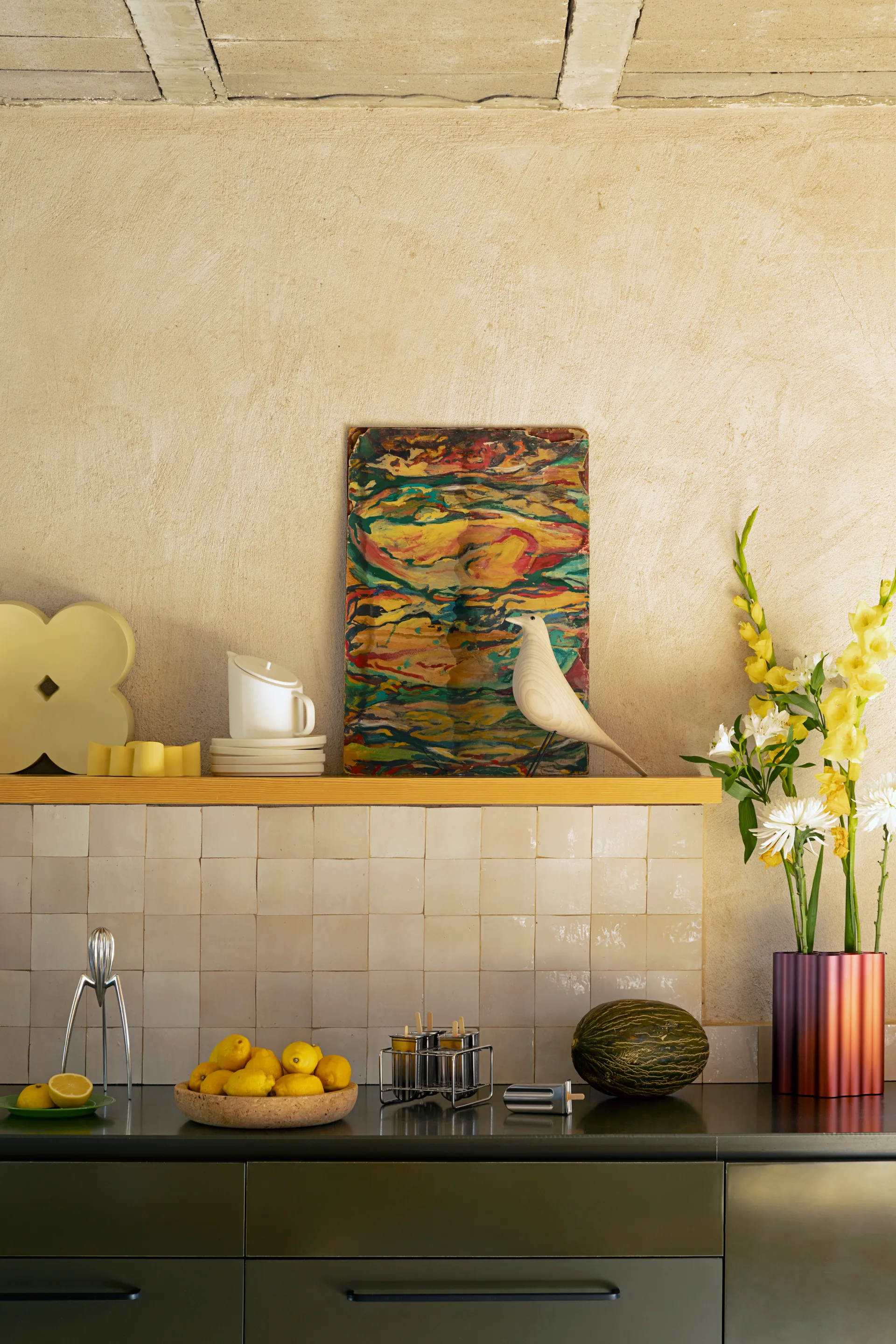 Eames House Bird träfågel, Ash-black Vitra