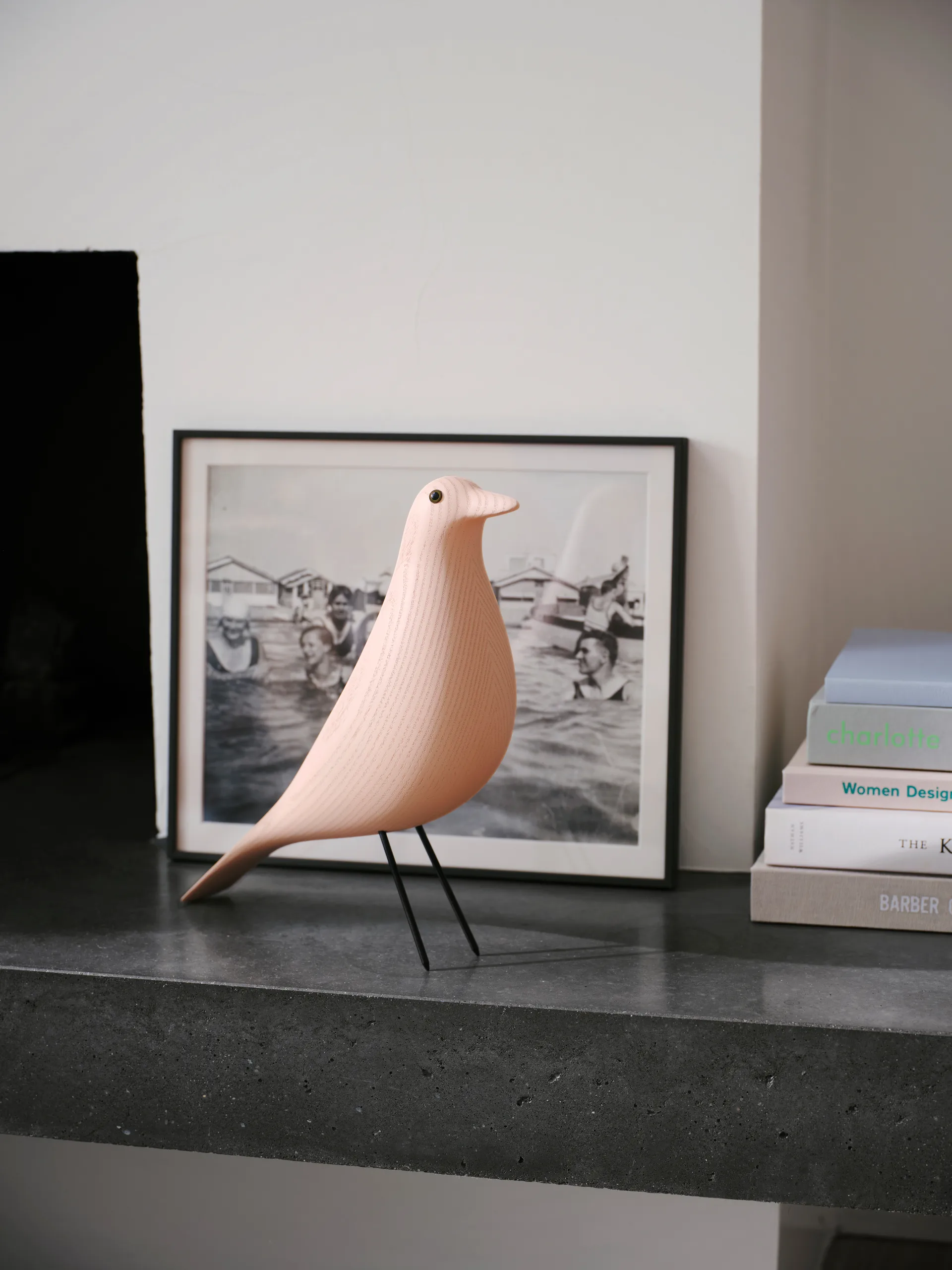 Eames House Bird träfågel, Pale rose stained Vitra