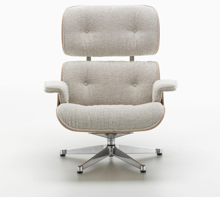 Eames Lounge Chair new dimension tyg polerad krom - Cream/sand-american cherry - Vitra