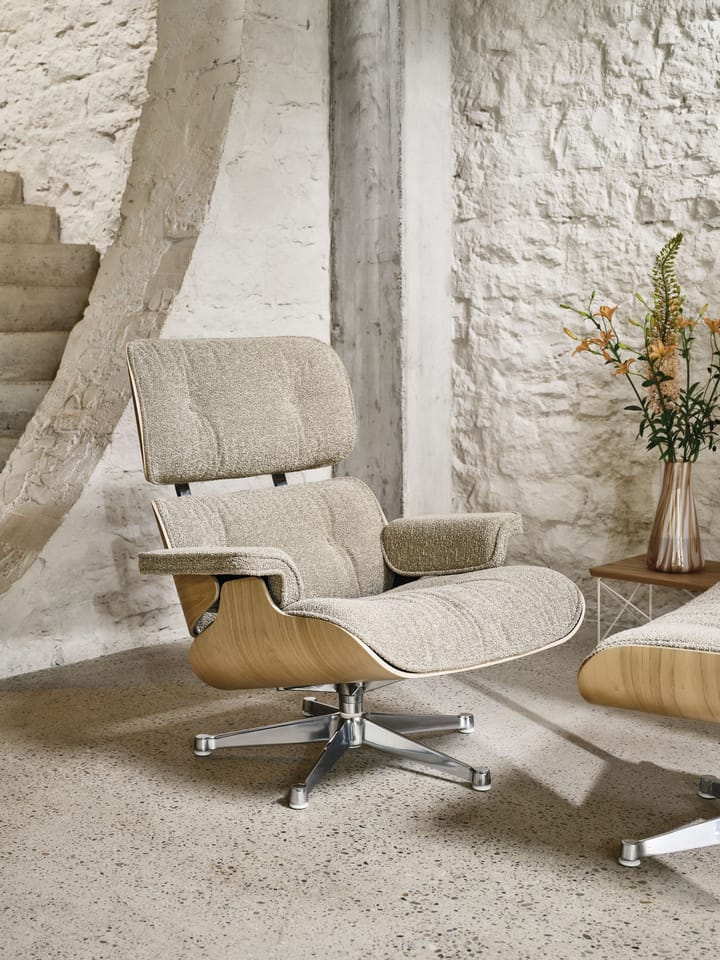 Eames Lounge Chair & Ottoman new dimension, 66 Nero-05 santos palisander-pol. steel Vitra