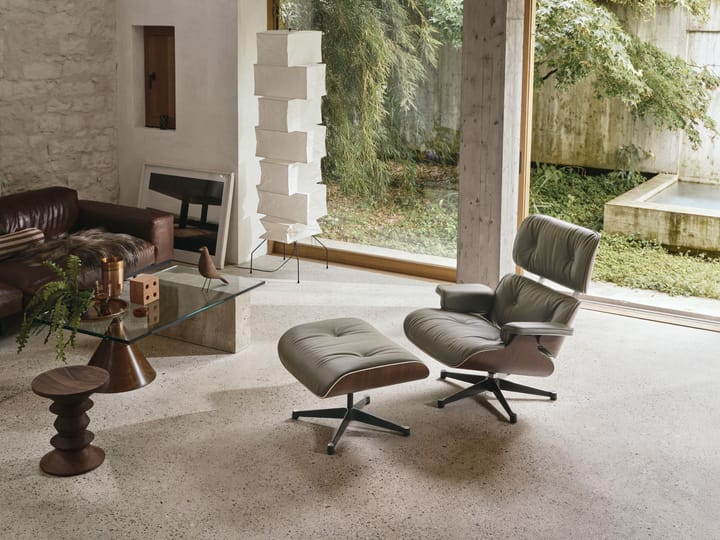Eames Lounge Chair & Ottoman new dimension, 66 Nero-05 santos palisander-pol. steel Vitra