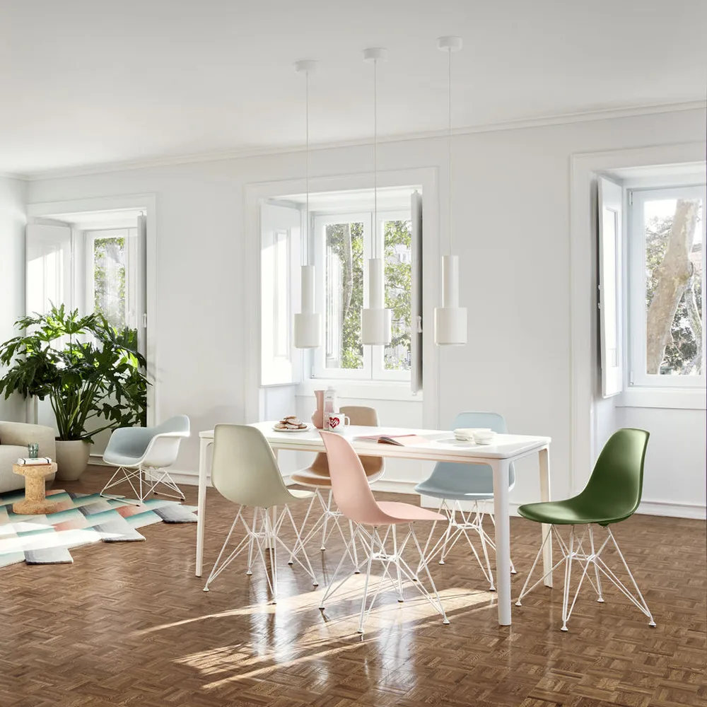 Eames Plastic Side Chair DSR Hard Glides stol , Pale rose-Chrome Vitra