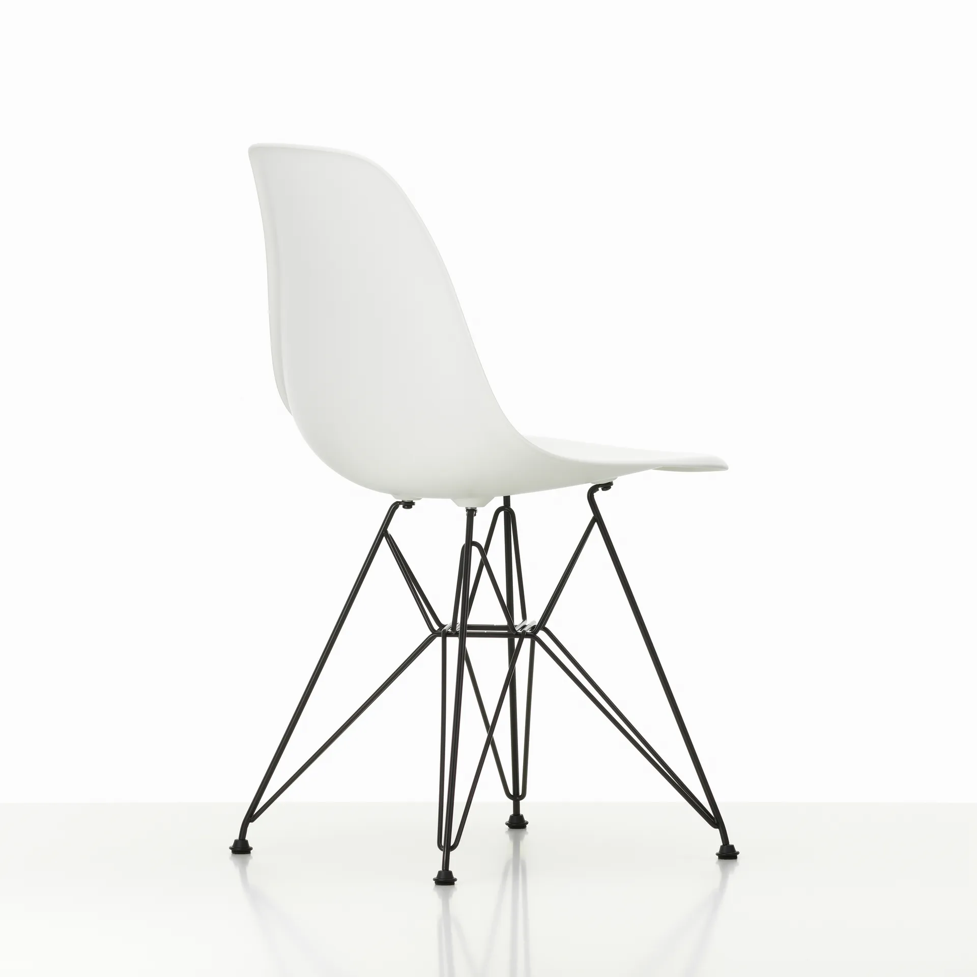 Eames Plastic Side Chair DSR Hard Glides stol , White-Dark basic Vitra