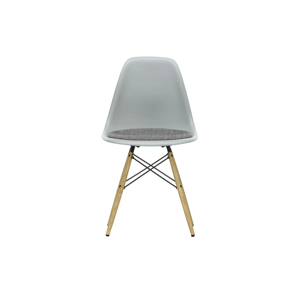 Eames plastic side chair DSW askben klädd sits, Light gray-Hopsak 23 Vitra