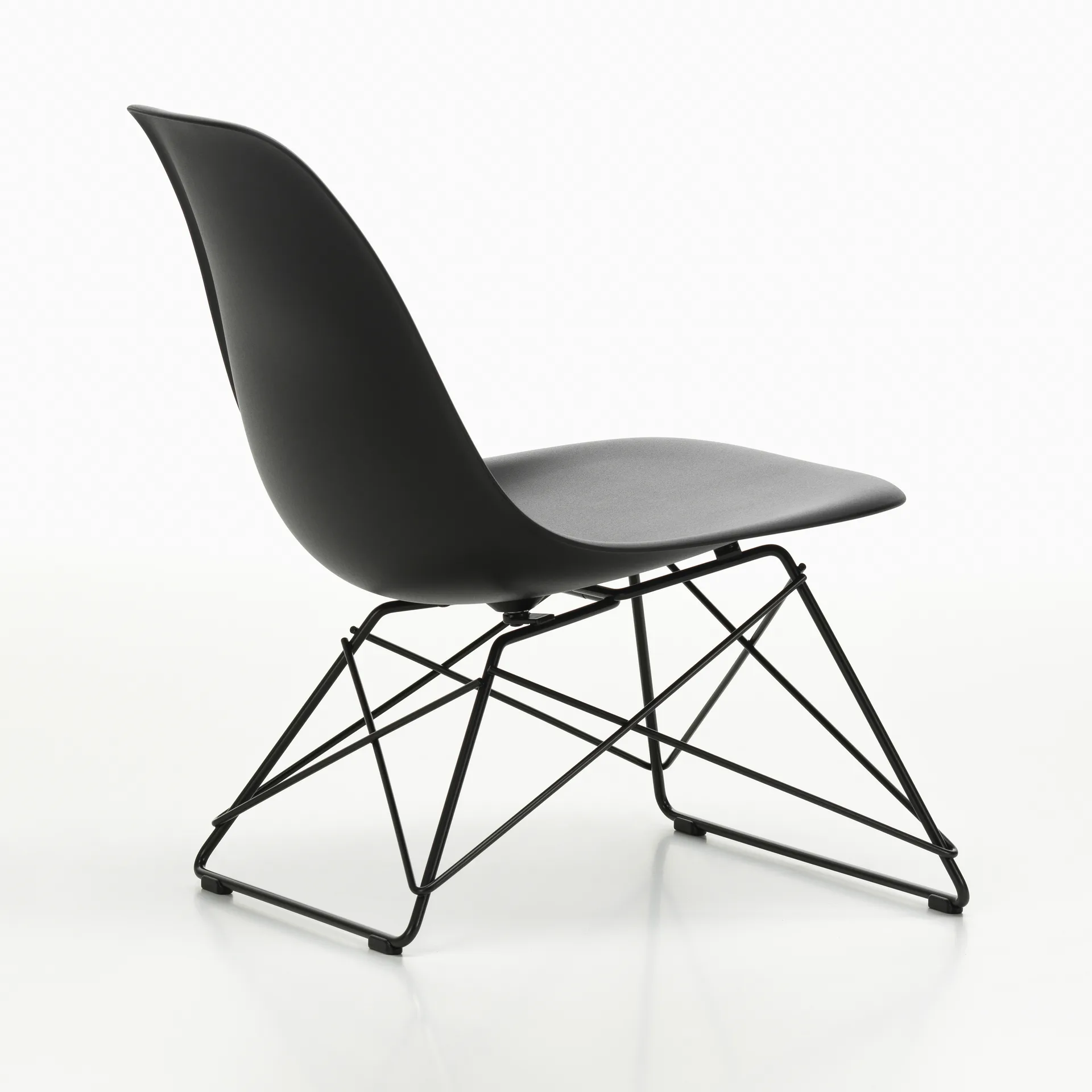 Eames Plastic Side Chair LSR loungestol, Deep black-deep black Vitra