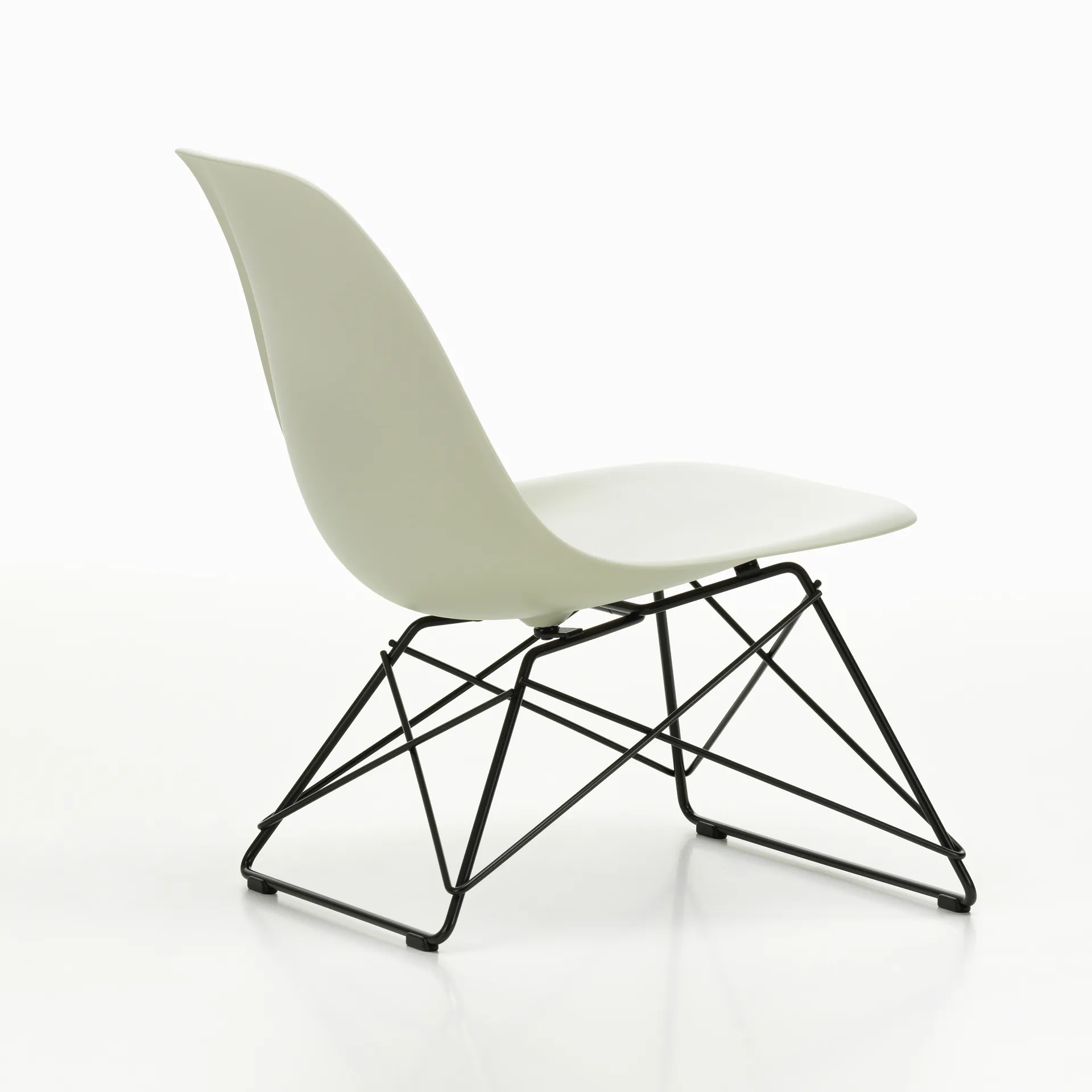 Eames Plastic Side Chair LSR loungestol, White-deep black Vitra