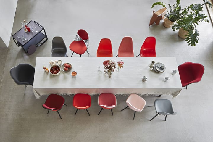 Eames Plastic Side Chair RE DSW stol, 41 pale rose-black maple Vitra