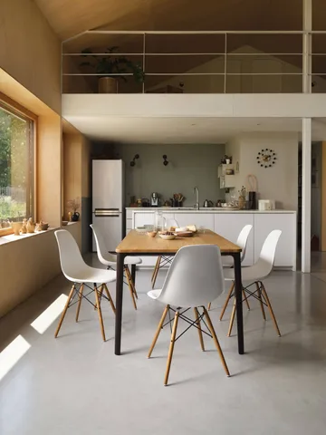 Eames Plastic Side Chair RE DSW stol - White-black maple - Vitra