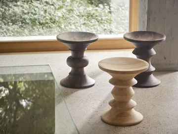 Eames Stool rund sittpall model B - Dark walnut, Ø33x38 cm - Vitra