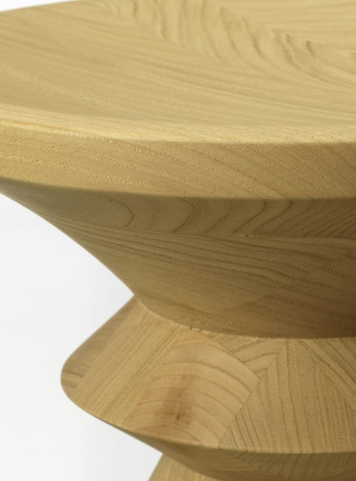 Eames Stool sittpall model A, Natural chestnut Vitra