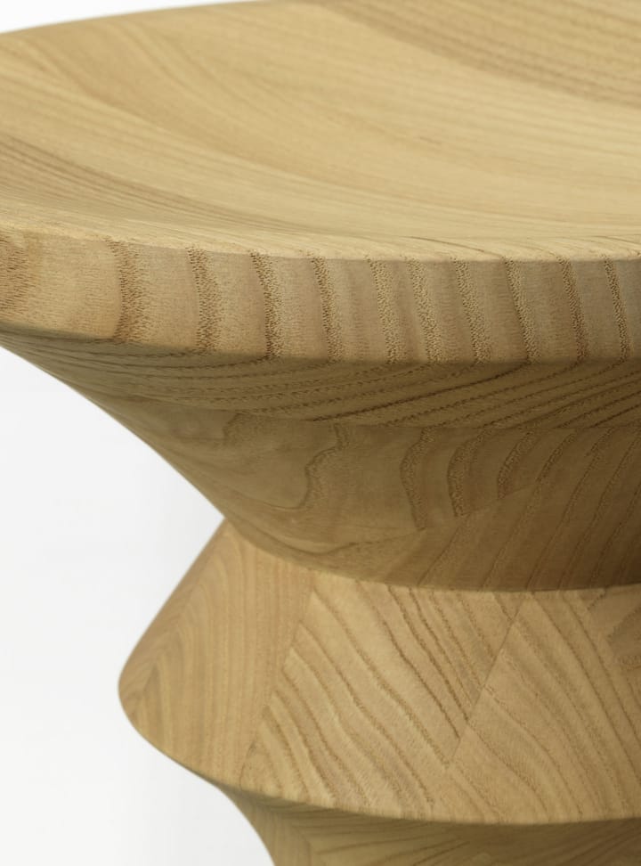 Eames Stool sittpall model C, Natural chestnut Vitra