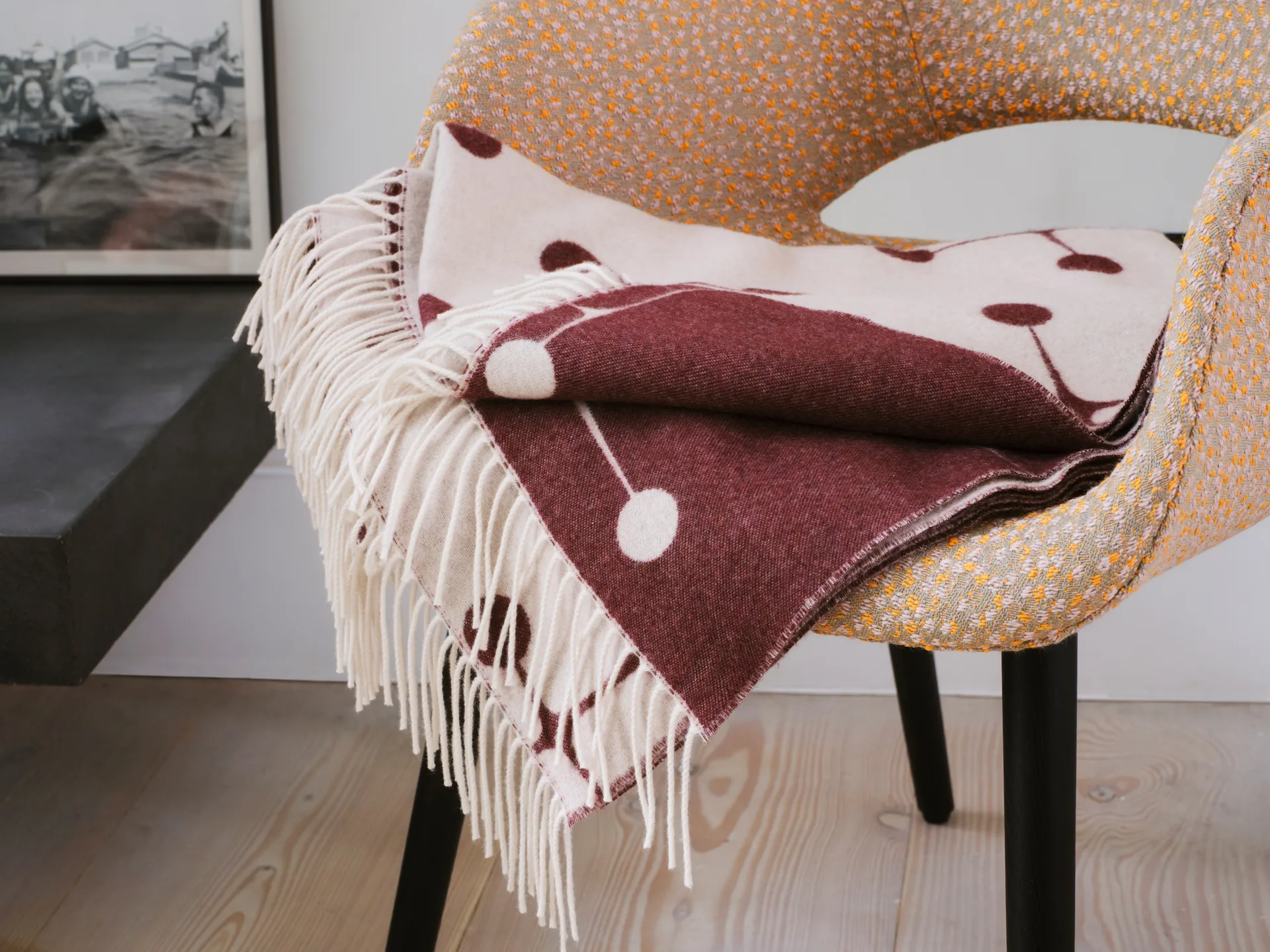 Eames ullpläd 135x200 cm, Bordeaux Vitra