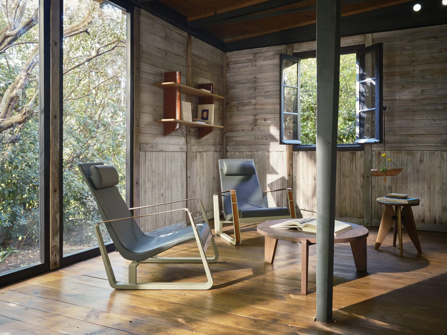 Guéridon bas soffbord, Oiled walnut Vitra