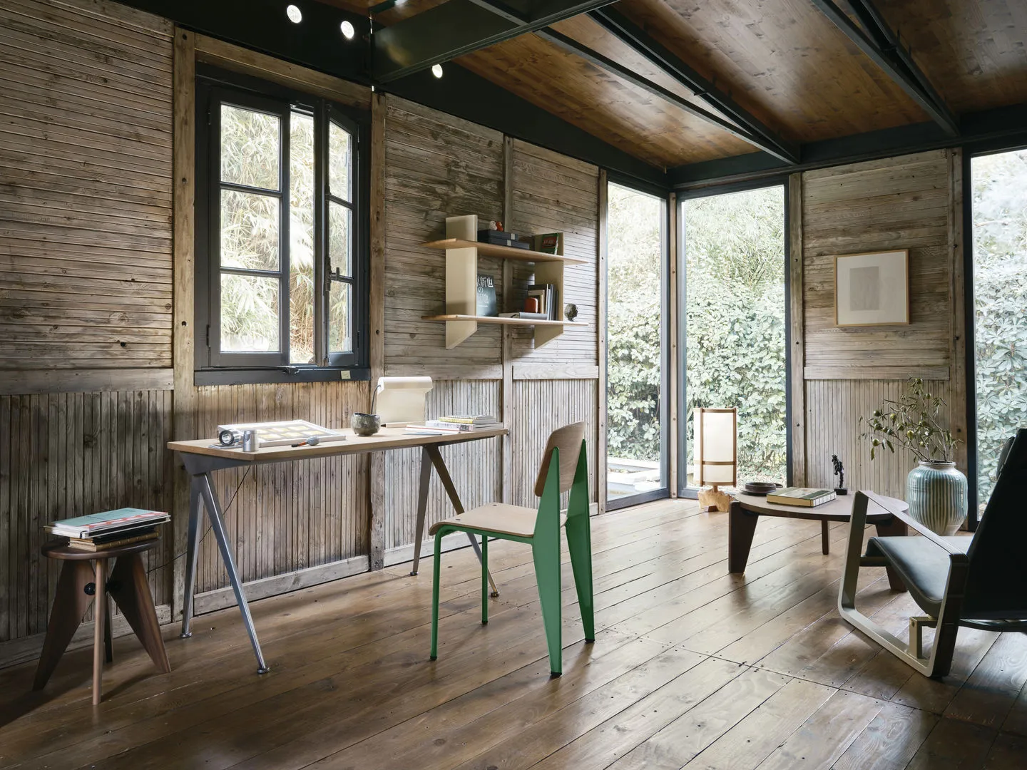 Guéridon bas soffbord, Oiled walnut Vitra