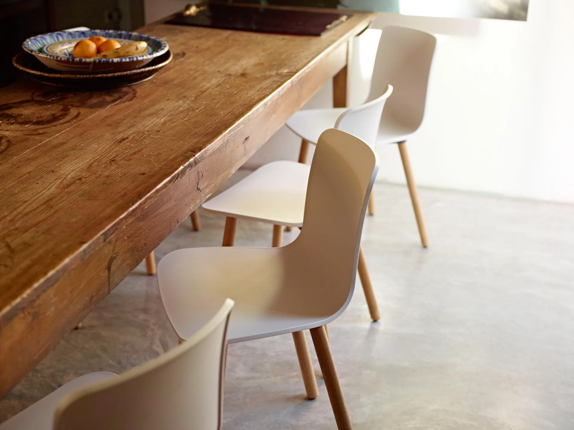 HAL RE wood stol, Cotton white-natural oak Vitra