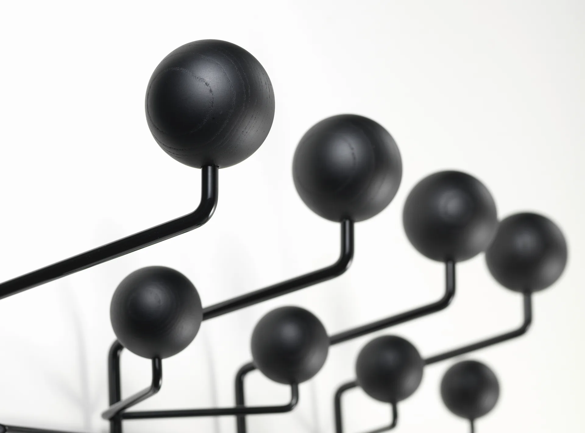 Hang It All klädhängare, Water based laquered-black ash Vitra