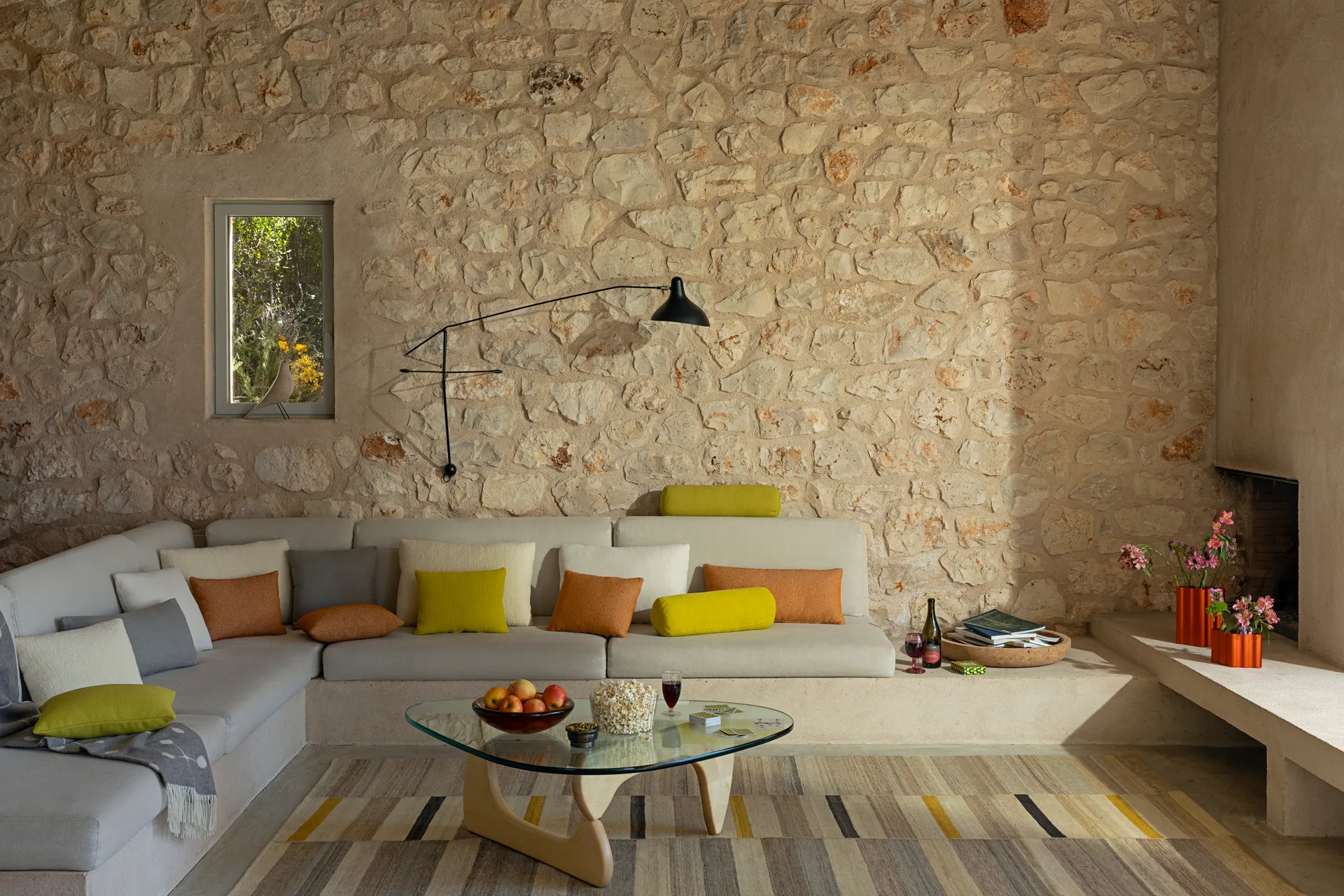 Noguchi coffee table soffbord glasskiva, Svart ask Vitra