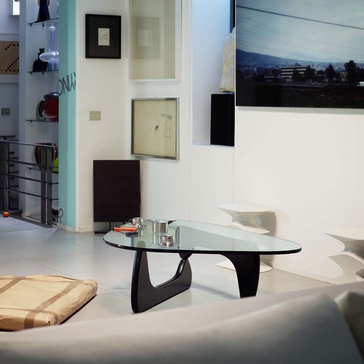 Noguchi coffee table soffbord glasskiva, Svart ask Vitra