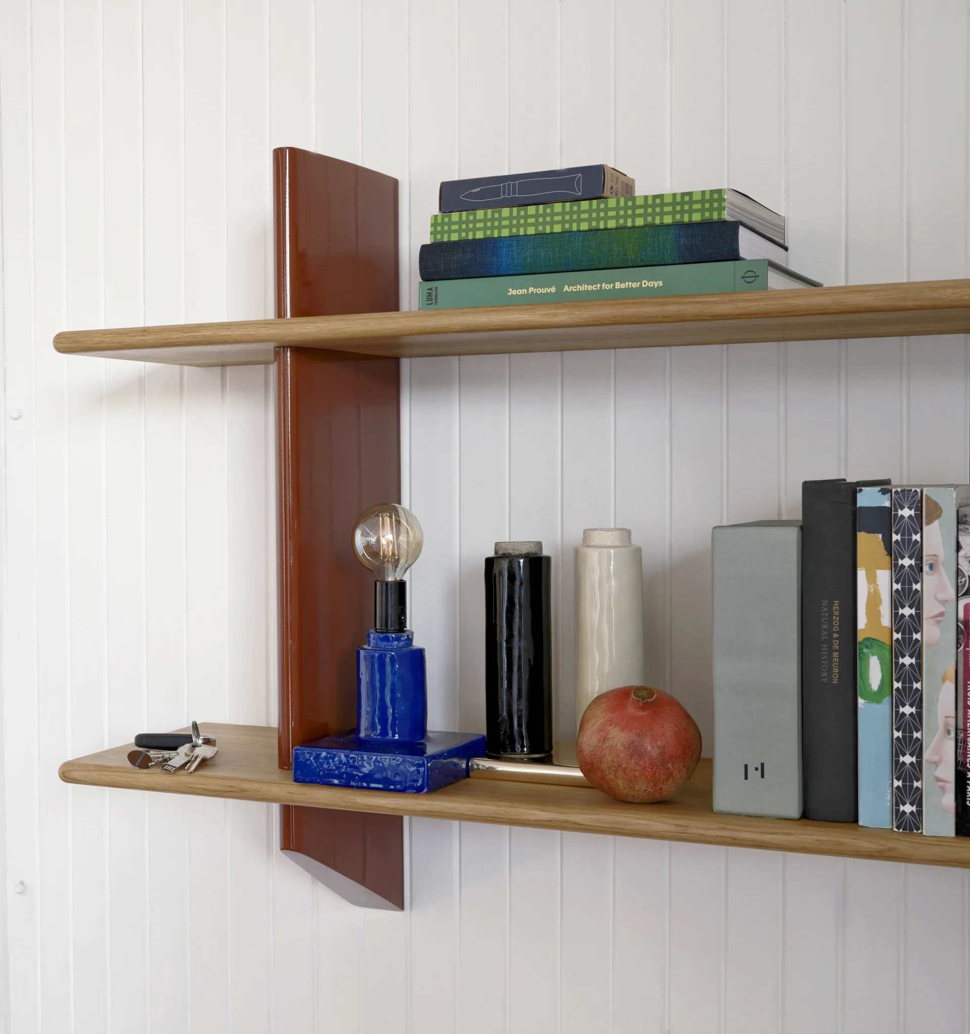 Rayonnage mural hylla, Oak-Japanese red Vitra