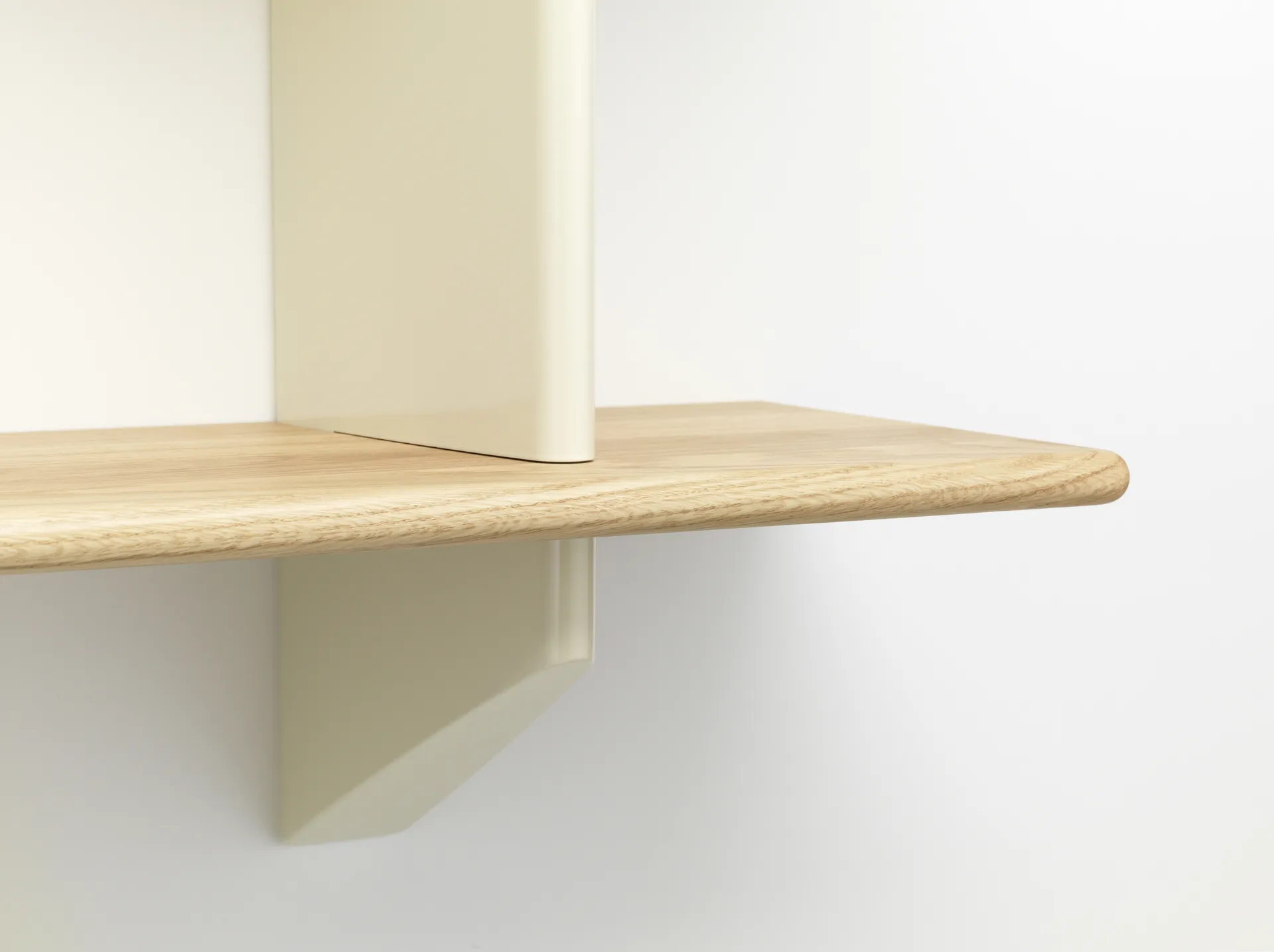 Rayonnage mural hylla, Oak-Prouvé blanc colombe Vitra