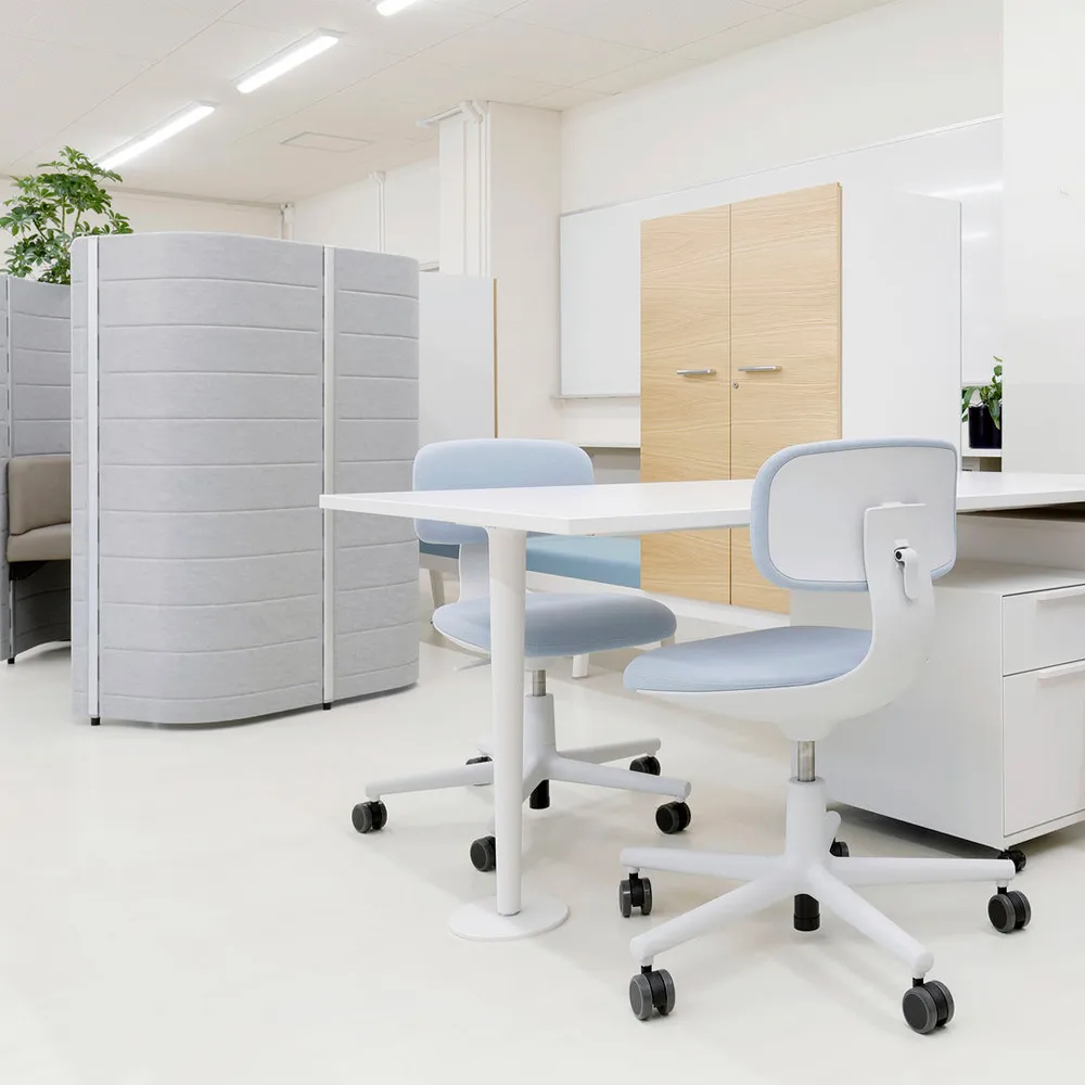 Rookie kontorsstol, plano cream white/sierra grey- deep black Vitra