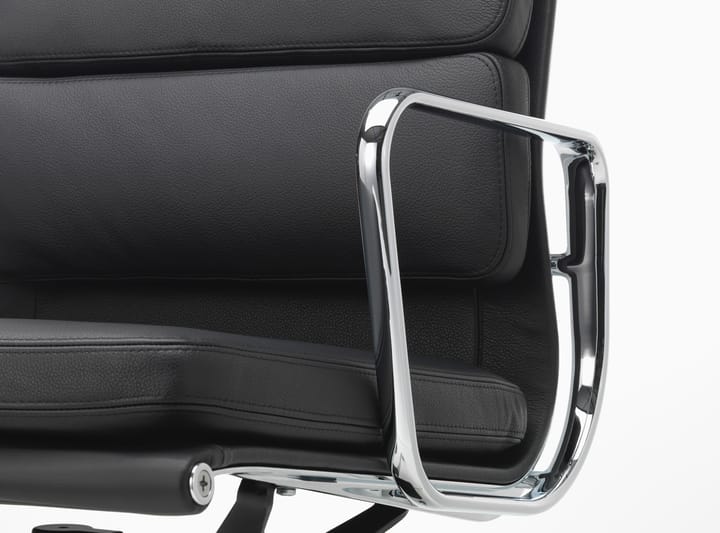 Soft Pad Chair EA 208 classic height polerat krom, Läder L50 Nero (filttassar) Vitra