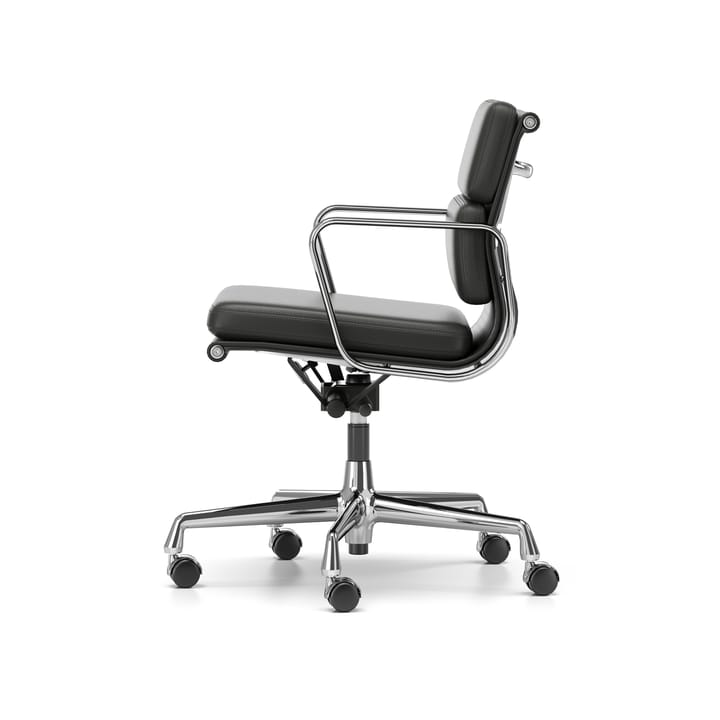 Soft Pad Chair EA 217 polerat kromstativ - Läder premium F L50 Nero - Vitra