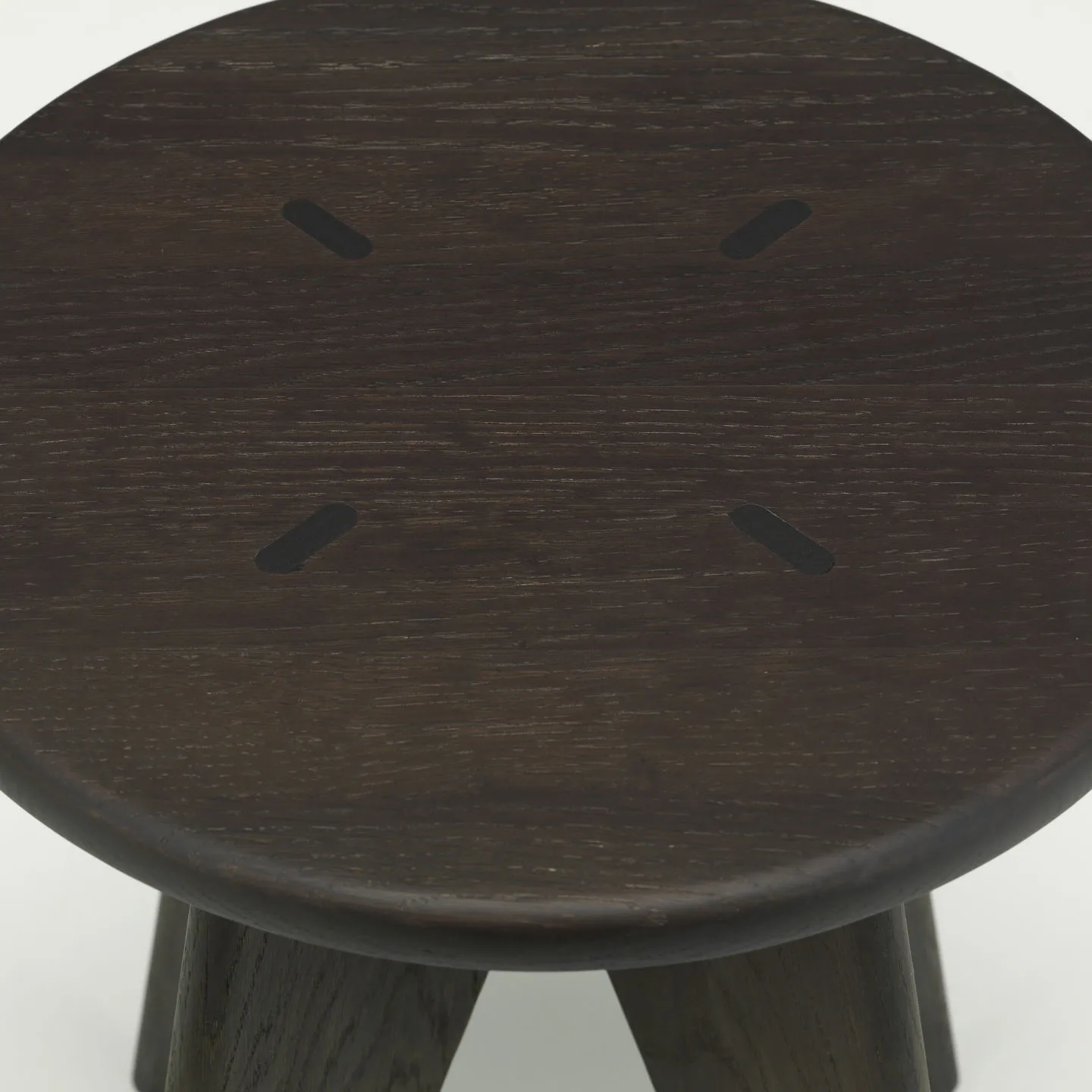 Tabouret Bois rund pall, Mörk ek, Ø35x45 cm Vitra