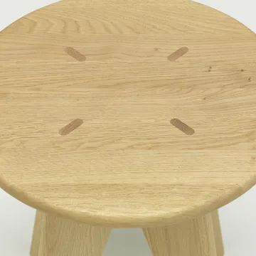 Tabouret Bois rund pall - Oljad ek, Ø35x45 cm - Vitra