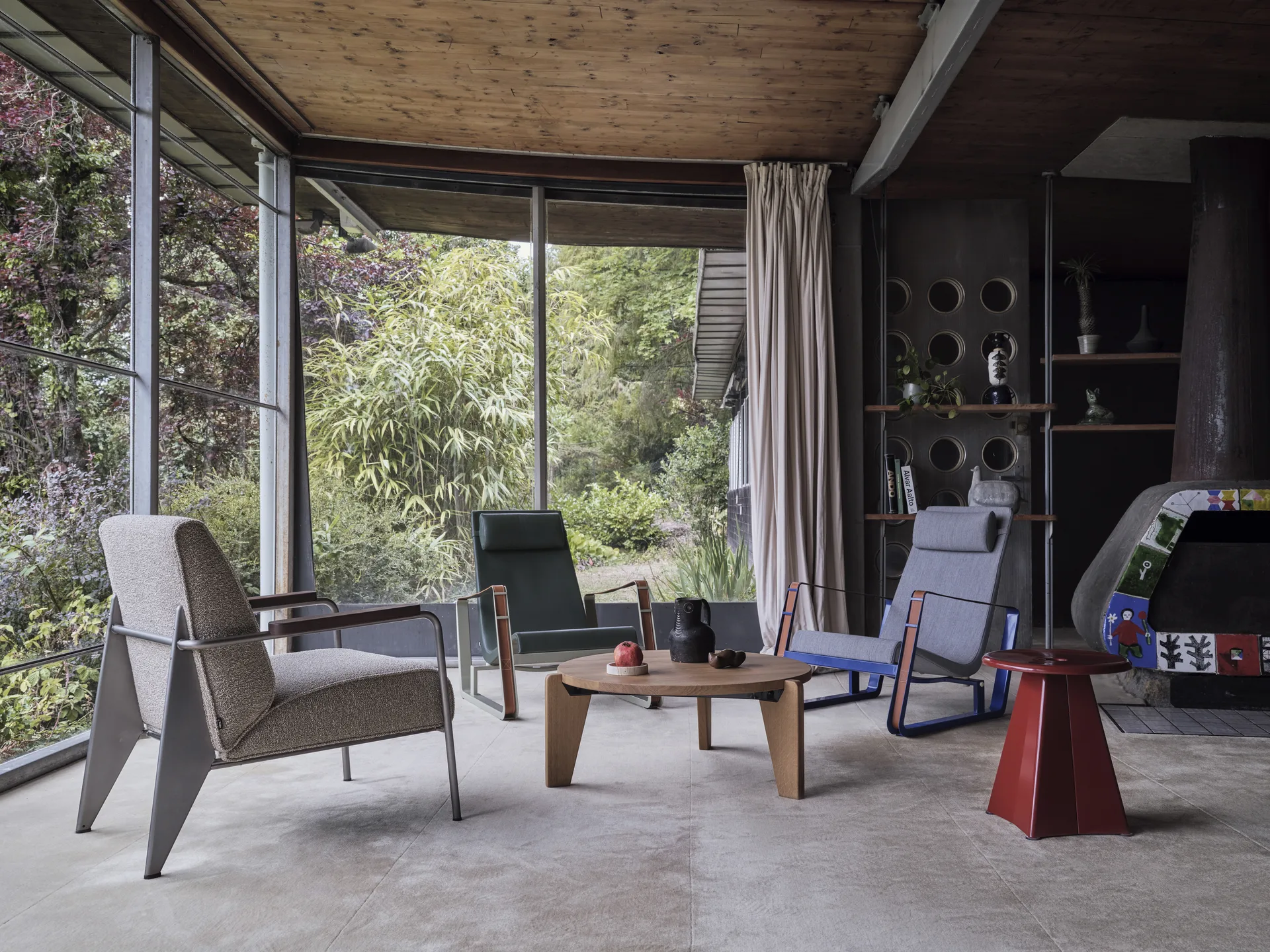 Tabouret Métallique pall, Japanese red Vitra
