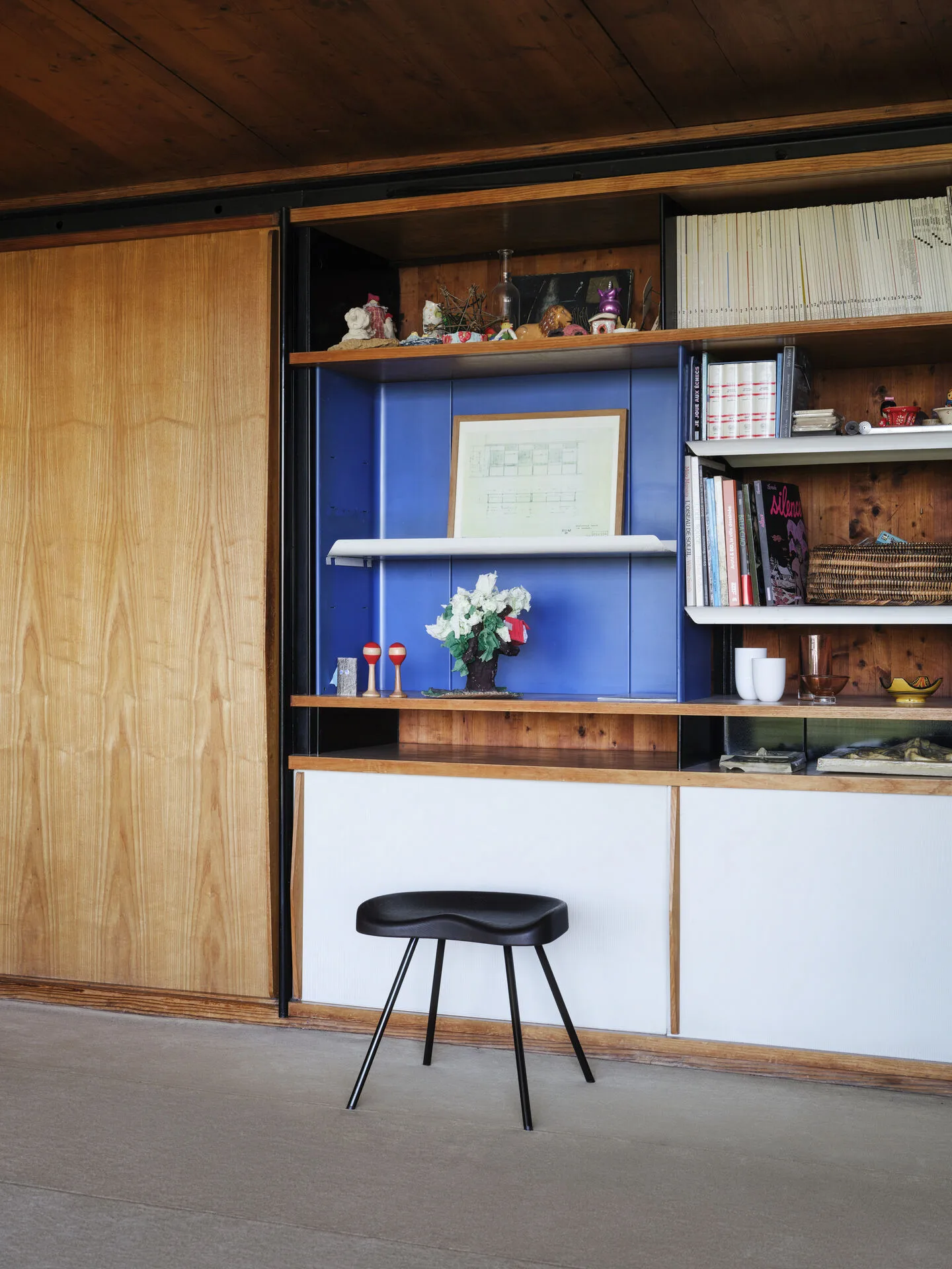 Tabouret No 307 pall, Dark oak-Deep black Vitra