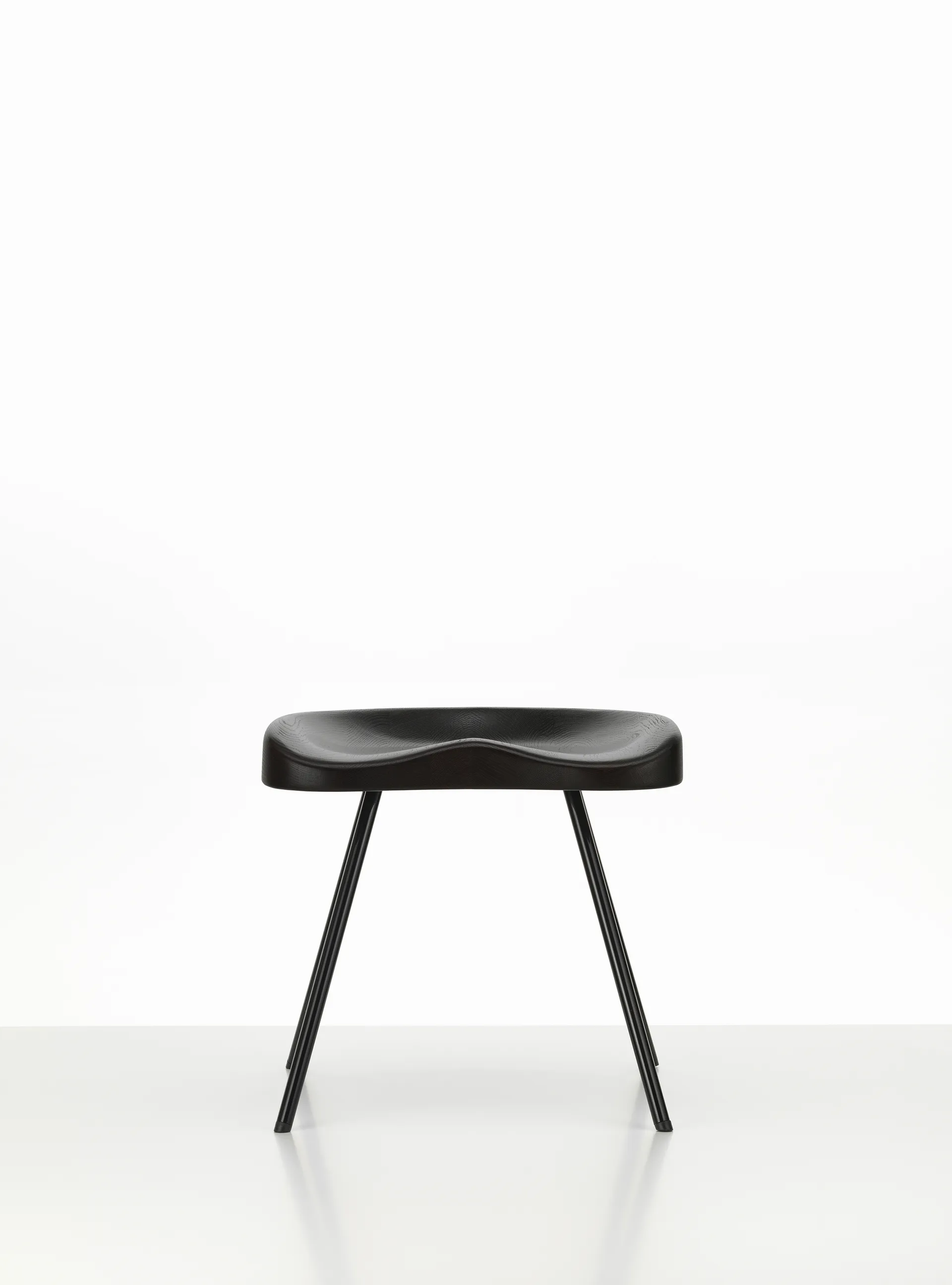 Tabouret No 307 pall, Mörk ek-Deep black (svart) Vitra