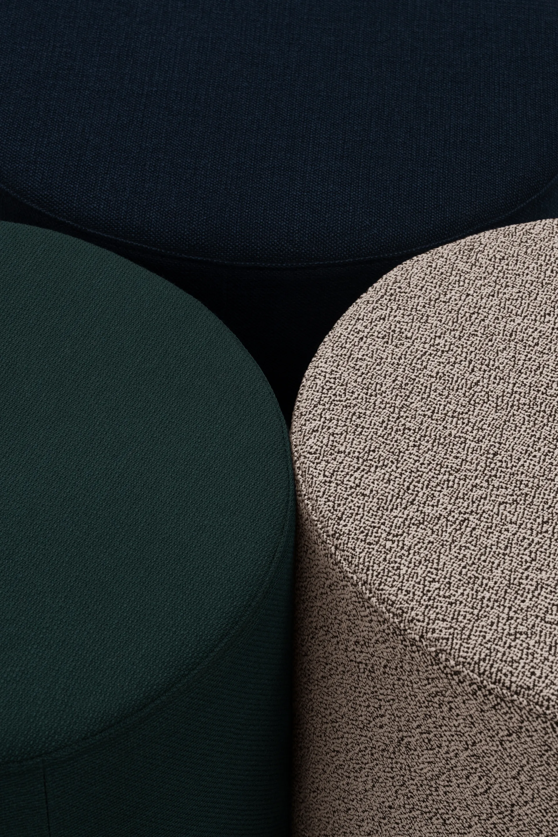 Visiona pall, Hola dark blue Vitra