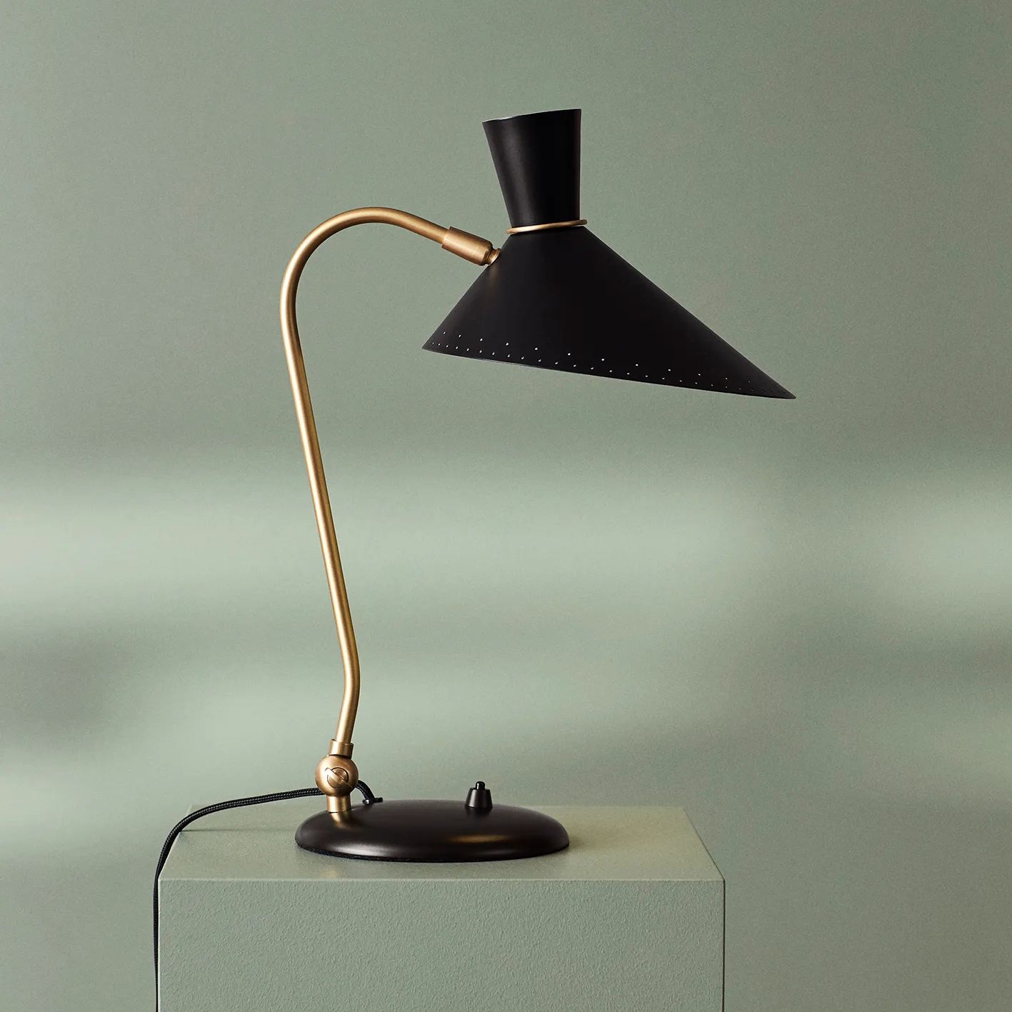 Bloom bordslampa, Black noir Warm Nordic