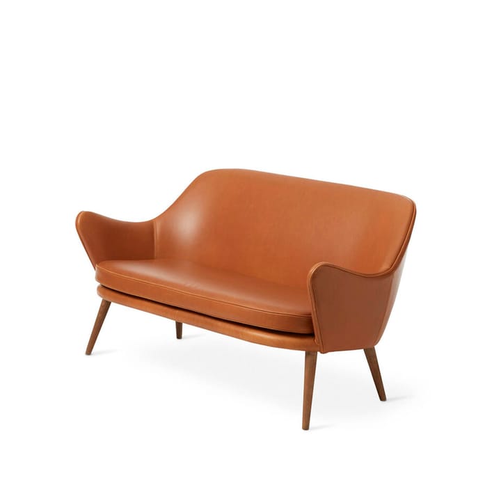 Dwell soffa - 2-sits läder silk 250 cognac, ben i rökt ek - Warm Nordic