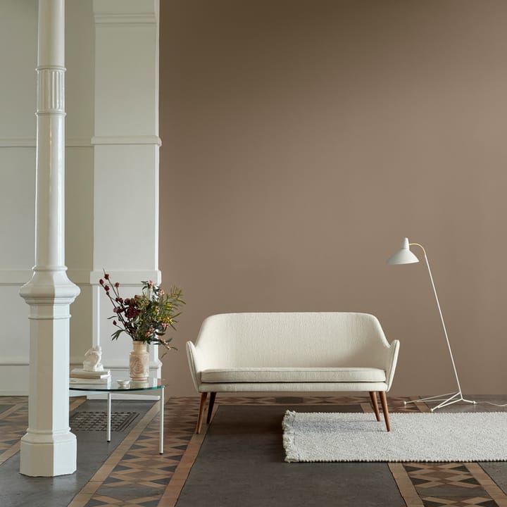 Dwell soffa, 2-sits läder silk 250 cognac, ben i rökt ek Warm Nordic