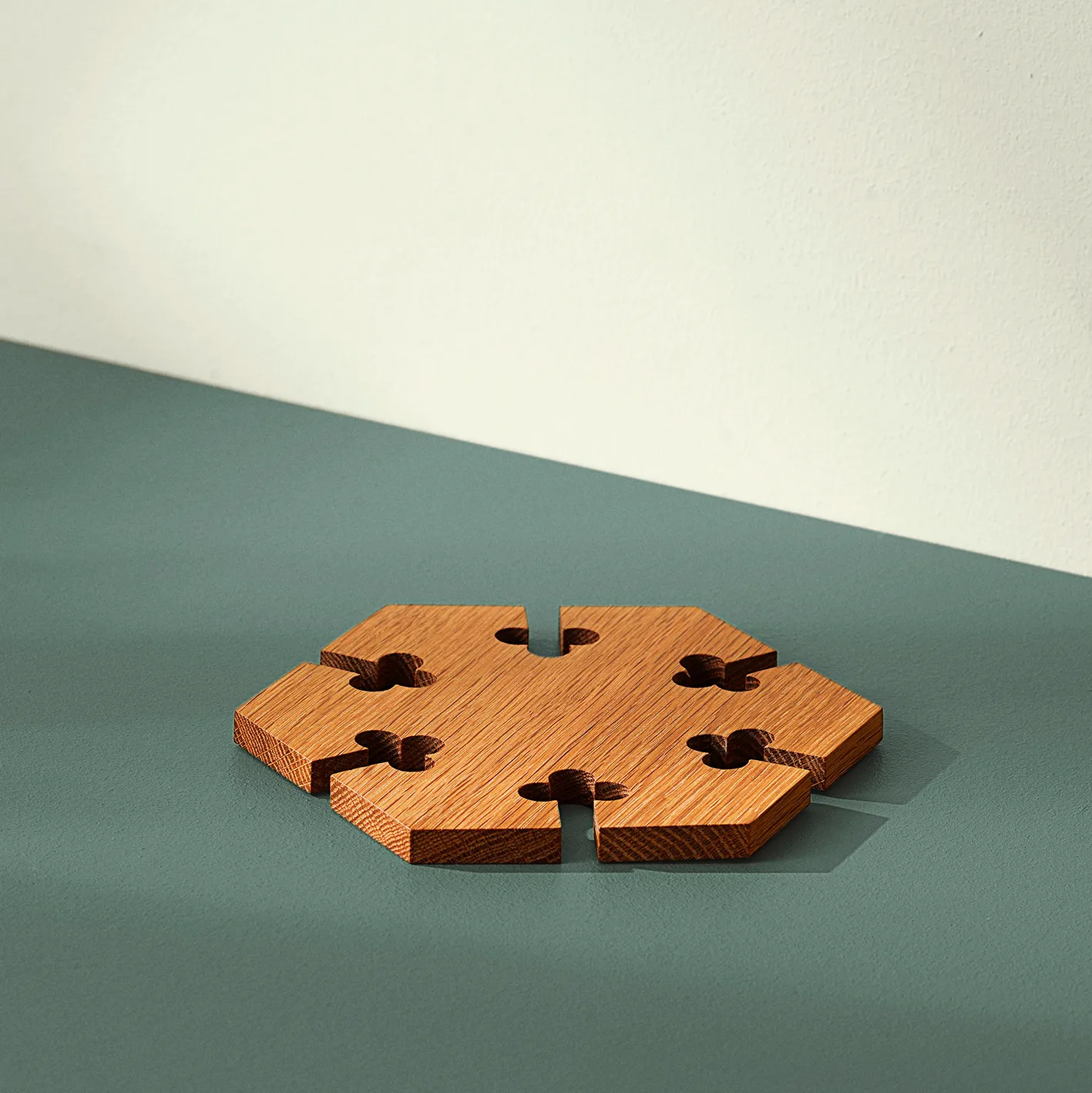 Gourmet Wood Trivet hexagon, Ek Warm Nordic