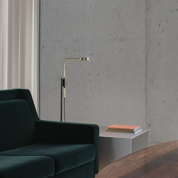 w102 Chipperfield golvlampa, mässing/svart Wästberg